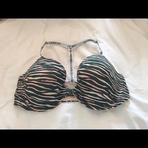 NWOT-Victoria secret bra front closure